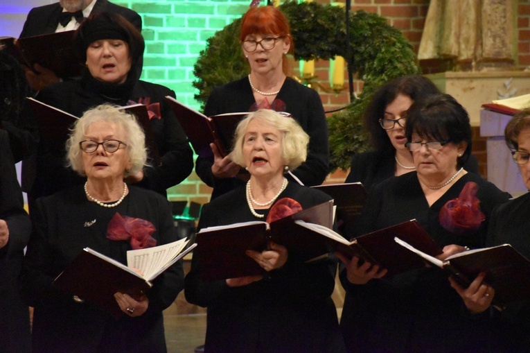 Chór Symfonia wyśpiewał swoje 90. urodziny