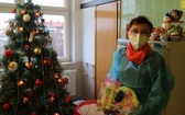 Prezenty dla pacjentek szpitala w Bytomiu od stowarzyszenia Kolorowe Damy