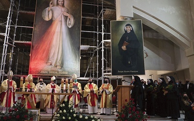 Uroczystości 22 lutego poprzedzały inicjatywy przygotowujące do wydarzenia, m.in. comiesięczne spotkania „Świadek miłosierdzia” i akcja pomocy najuboższym Smak Miłosierdzia.