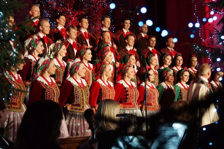 Strzegom. Świątecznie z ludowymi zespołami