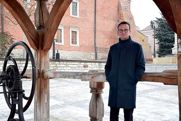 ▲	Autor jest redaktorem sandomierskiej edycji tygodnika „Niedziela” i sekretarzem biskupa sandomierskiego Krzysztofa Nitkiewicza.