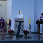 Nowe tabernakulum, krzyż i ołtarz w Starym Sączu 