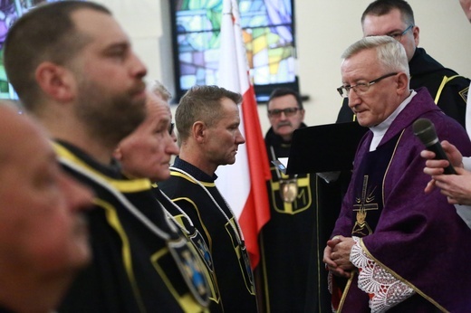 Nowa chorągiew Zakonu Rycerzy Jana Pawła II