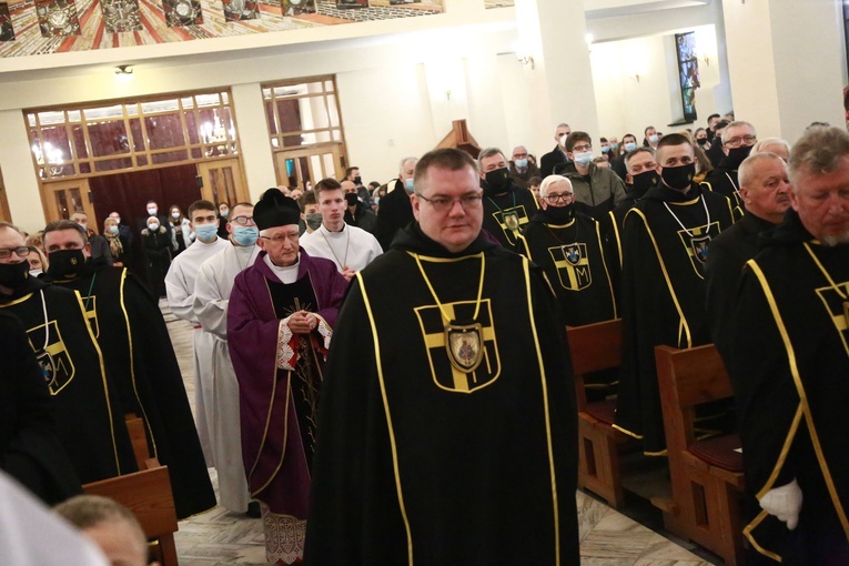 Nowa chorągiew Zakonu Rycerzy Jana Pawła II