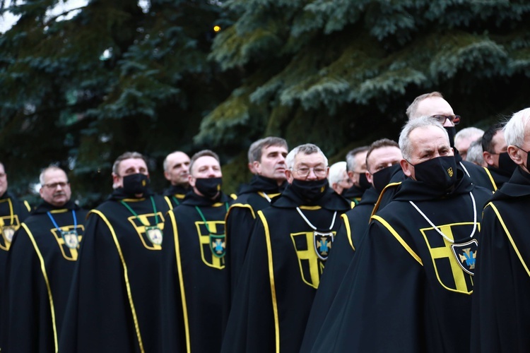 Nowa chorągiew Zakonu Rycerzy Jana Pawła II