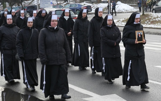 Uroczystości pogrzebowe s. Michaeli Bubik, elżbietanki cieszyńskiej