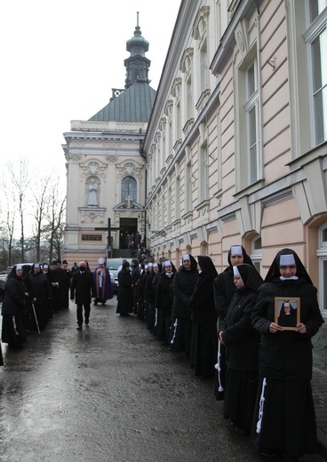 Uroczystości pogrzebowe s. Michaeli Bubik, elżbietanki cieszyńskiej