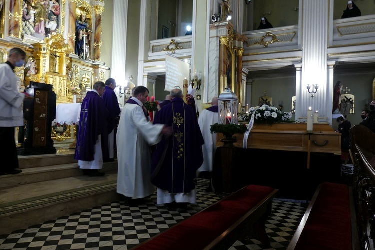 Uroczystości pogrzebowe s. Michaeli Bubik, elżbietanki cieszyńskiej