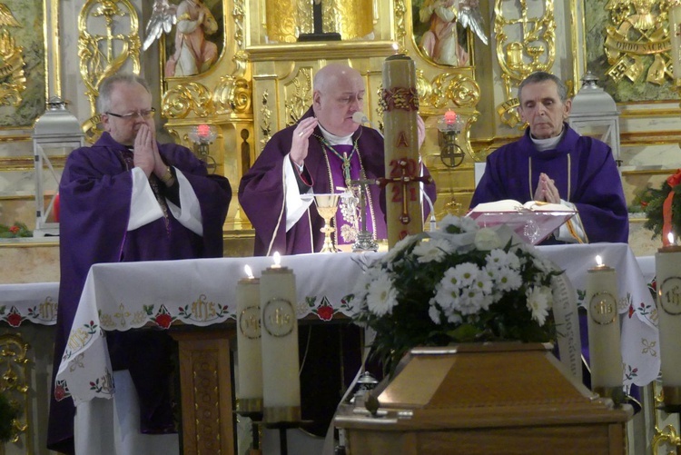 Uroczystości pogrzebowe s. Michaeli Bubik, elżbietanki cieszyńskiej