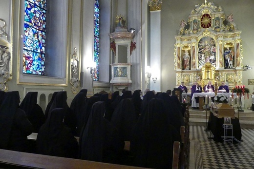 Uroczystości pogrzebowe s. Michaeli Bubik, elżbietanki cieszyńskiej