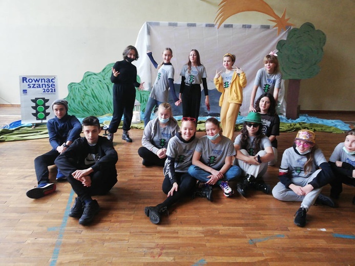 Uczniowie z Biadolin Radłowskich wyrównują szanse