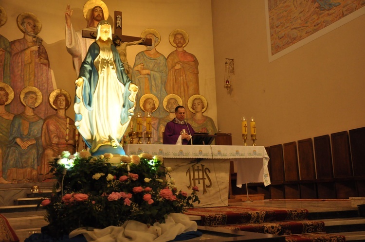 Tarnów. Nowi ministranci i deesemki w parafii pw. NSPJ