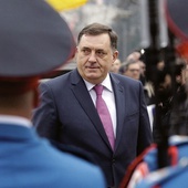Dziś trudno w to uwierzyć,  ale po zakończeniu wojny w Bośni to właśnie Milorad Dodik był uważany przez Zachód za reprezentanta bośniackich Serbów odpowiedniego  do budowania państwowości Bośni i Hercegowiny.