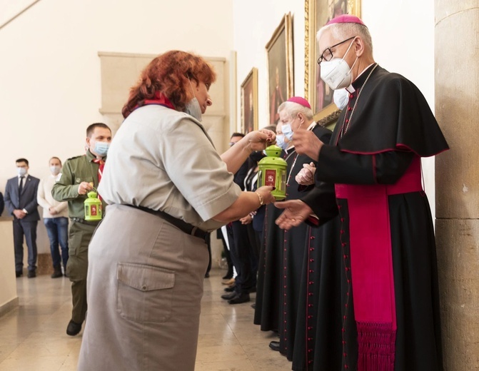 Abp Skworc: Bądźmy posłańcami pokoju