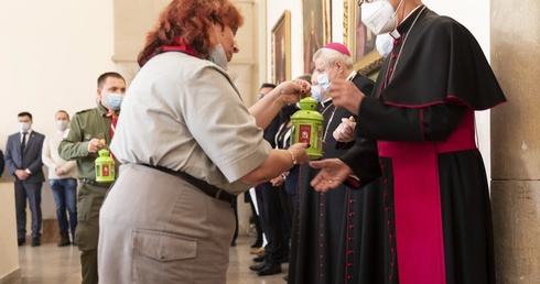 Abp Skworc: Bądźmy posłańcami pokoju