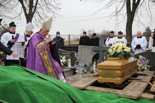 Uroczystości pogrzebowe śp. ks. kan. Stanisława Maślanki w Bielsku-Białej Lipniku