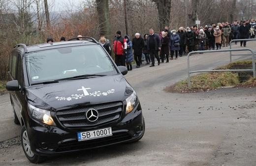 Uroczystości pogrzebowe śp. ks. kan. Stanisława Maślanki w Bielsku-Białej Lipniku