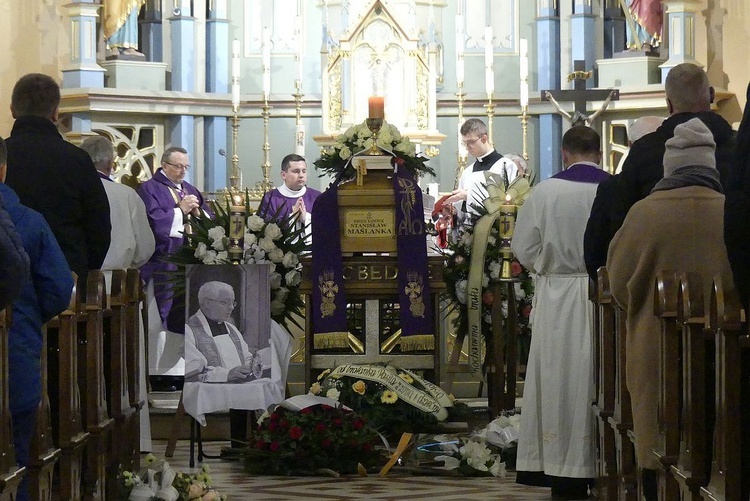 Uroczystości pogrzebowe śp. ks. kan. Stanisława Maślanki w Bielsku-Białej Lipniku