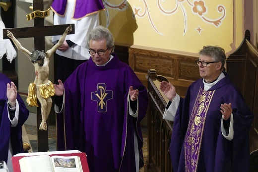 Uroczystości pogrzebowe śp. ks. kan. Stanisława Maślanki w Bielsku-Białej Lipniku