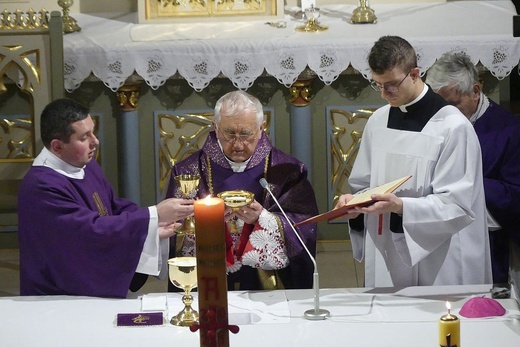 Uroczystości pogrzebowe śp. ks. kan. Stanisława Maślanki w Bielsku-Białej Lipniku