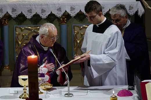 Uroczystości pogrzebowe śp. ks. kan. Stanisława Maślanki w Bielsku-Białej Lipniku