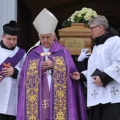 Uroczystości pogrzebowe śp. ks. kan. Stanisława Maślanki w Bielsku-Białej Lipniku