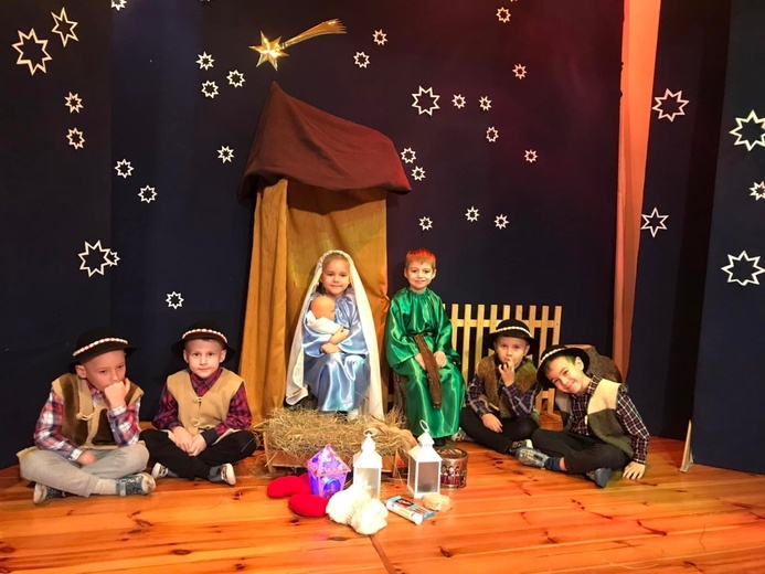 Pieszyce. Jasełka u salezjanek