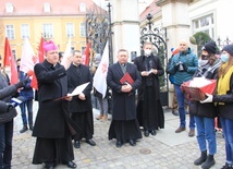 Bezdomni otrzymali paczki