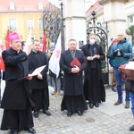 Bezdomni otrzymali paczki