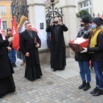 Bezdomni otrzymali paczki