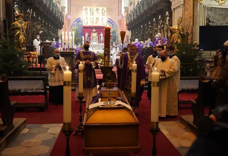 Msza św. pogrzebowa w intencji śp. ks. prałata Stanisława Pawlaczka