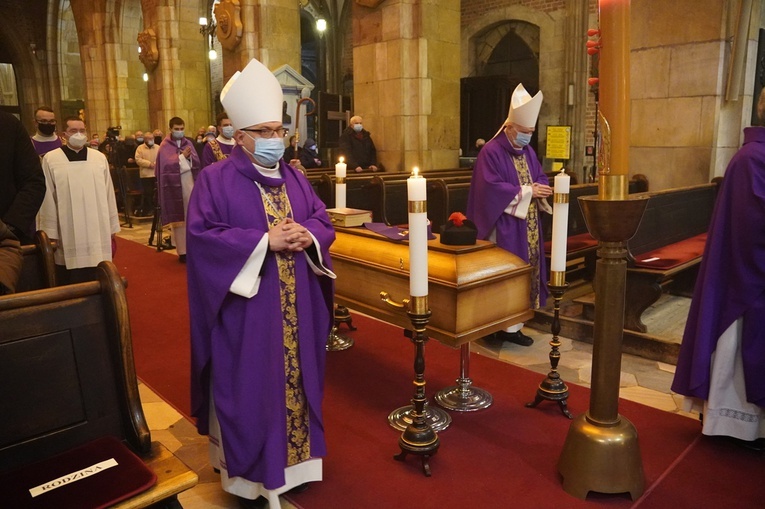 Msza św. pogrzebowa w intencji śp. ks. prałata Stanisława Pawlaczka