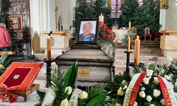 Katowice. Andrzej Rozpłochowski spoczął na cmentarzu przy Francuskiej