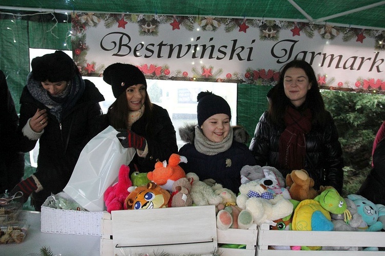 Parafialny Jarmark Bożonarodzeniowy dla Emilki w Bestwinie