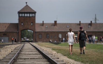 Ukazał się anglojęzyczny podręcznik akademicki o historii Auschwitz