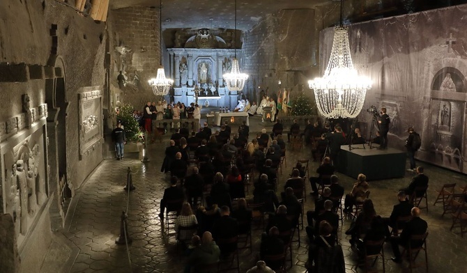 Narodzony wśród soli. Górnicy z wielickiej kopalni powitali już Jezusa 