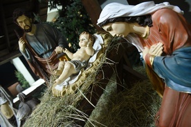 Maryja rozważająca i adorująca tajemnicę narodzenia Jej Syna.