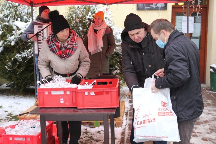 Świąteczne paczki Caritas dla wszystkich potrzebujących