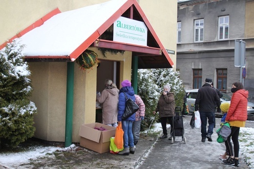 Świąteczne paczki Caritas dla wszystkich potrzebujących