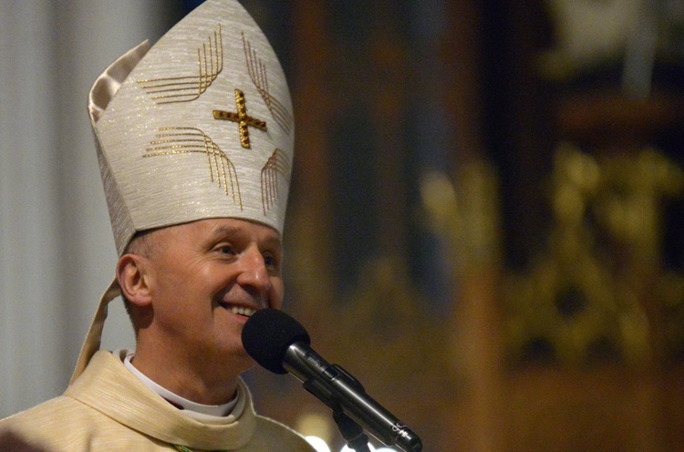 Ordynariusz zachęcał, byśmy przyjmowali i chronili Boże dary w naszym życiu.