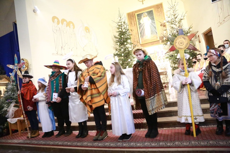 Kolędnicy misyjni z Woli Rzędzińskiej