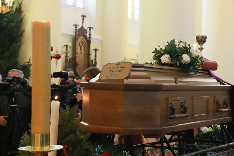 Pogrzeb ks. Jana Pęzioła