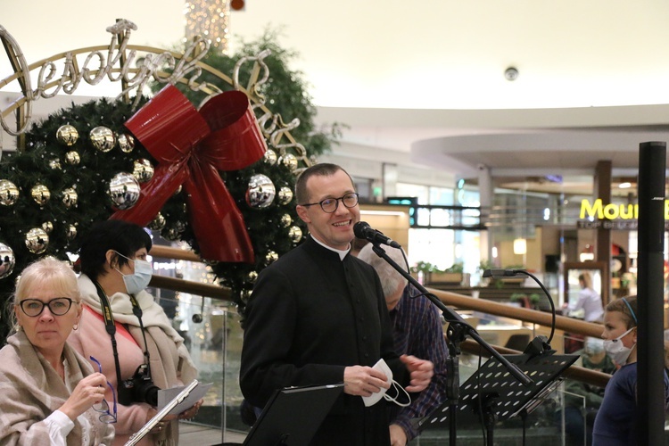 Katowice. Spotkanie kolędowe w centrum handlowym