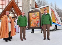 Wpatrując się w ikonę Najświętszej Rodziny