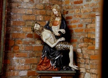 Tarnów. Powrót gotyckich rzeźb do Muzeum Diecezjalnego po konserwacji