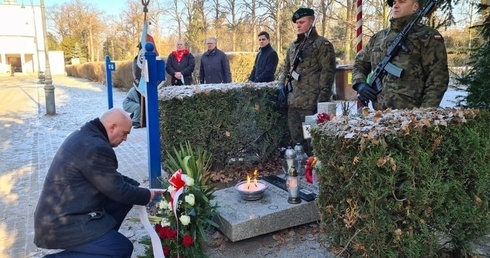 Tu leży powstaniec wielkopolski nazywany przez Niemców "polskim bandytą"