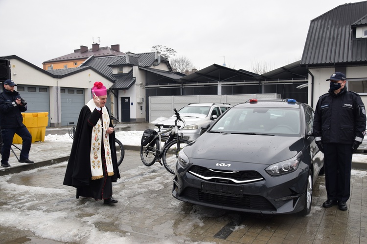 Poświęcenie nowych pojazdów policji