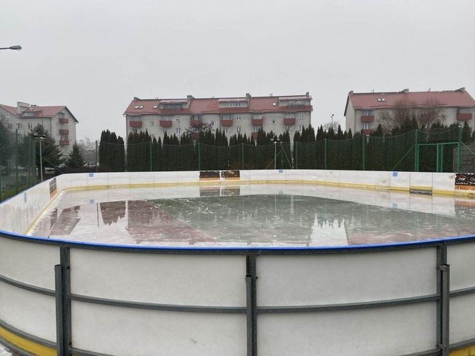 Sandomierz, Tarnobrzeg. Białe orliki działają