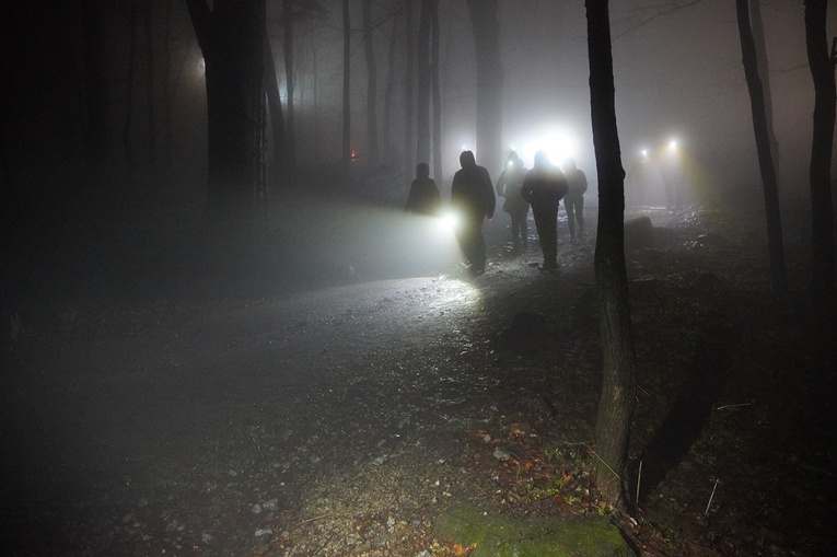 Nowy Rok witany modlitwą na szczycie Ślęży