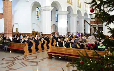 W spotkaniu wzięły udział małżeństwa i rodziny.